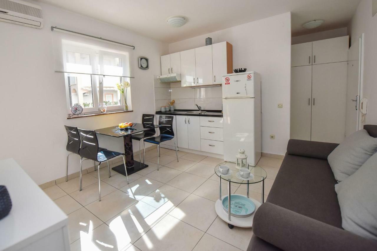 Vicy Apartment Novalja Eksteriør bilde