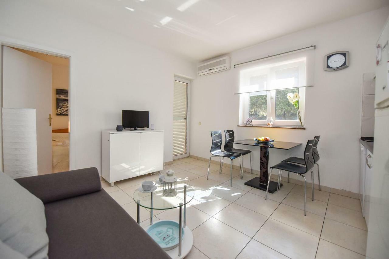 Vicy Apartment Novalja Eksteriør bilde